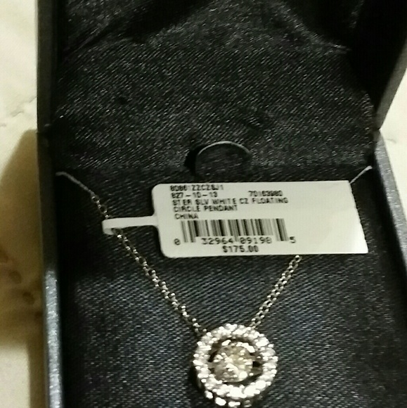 DiamonLuxe Floating 1.5 TCW Pendant - Picture 2 of 4